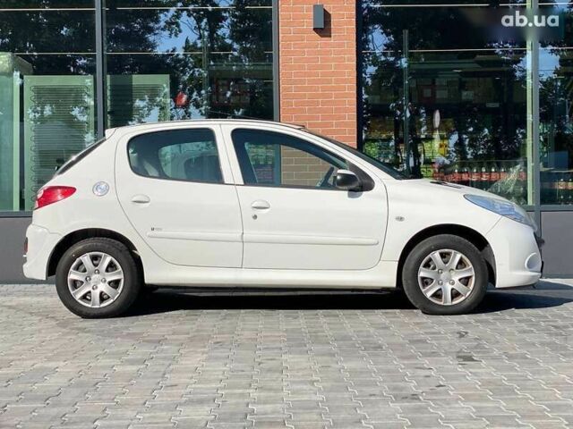 Пежо 206, объемом двигателя 1.4 л и пробегом 206 тыс. км за 3990 $, фото 7 на Automoto.ua