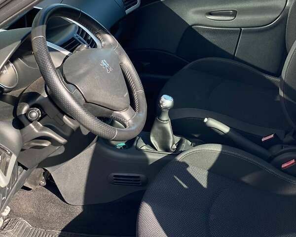 Пежо 206, объемом двигателя 1.4 л и пробегом 206 тыс. км за 3990 $, фото 19 на Automoto.ua