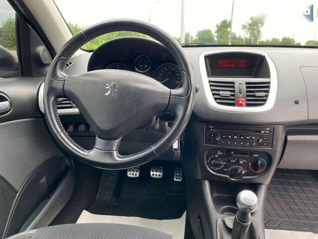 Пежо 206, объемом двигателя 1.4 л и пробегом 188 тыс. км за 4250 $, фото 10 на Automoto.ua