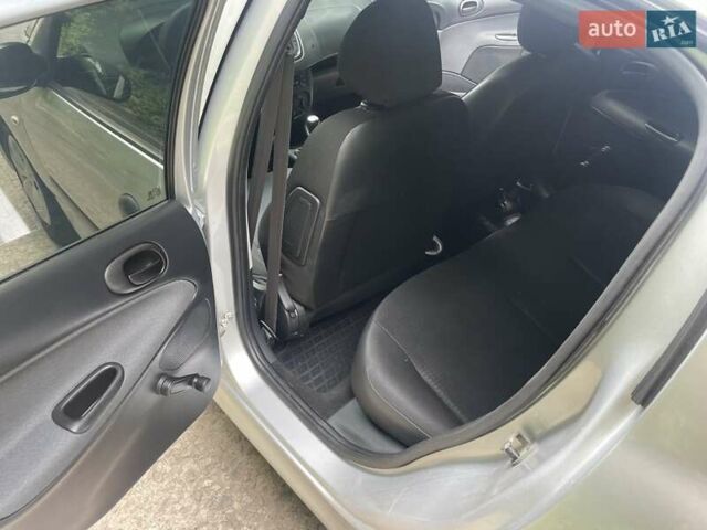 Пежо 206, объемом двигателя 1.4 л и пробегом 373 тыс. км за 3777 $, фото 11 на Automoto.ua