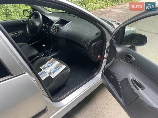 Пежо 206, объемом двигателя 1.4 л и пробегом 373 тыс. км за 3777 $, фото 13 на Automoto.ua