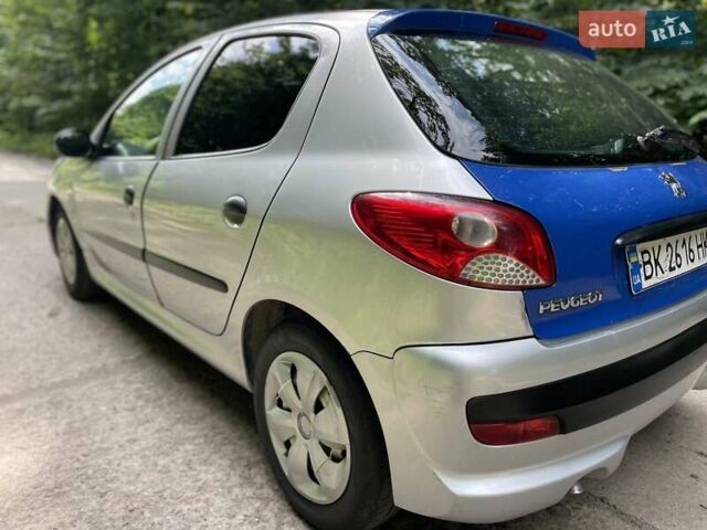 Пежо 206, объемом двигателя 1.4 л и пробегом 373 тыс. км за 3777 $, фото 2 на Automoto.ua