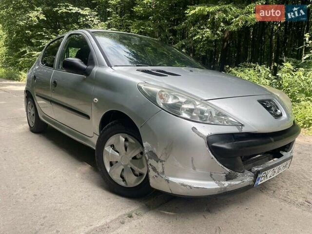 Пежо 206, объемом двигателя 1.4 л и пробегом 373 тыс. км за 3777 $, фото 9 на Automoto.ua