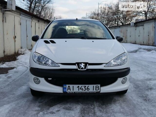 Пежо 206, объемом двигателя 1.4 л и пробегом 199 тыс. км за 3300 $, фото 3 на Automoto.ua