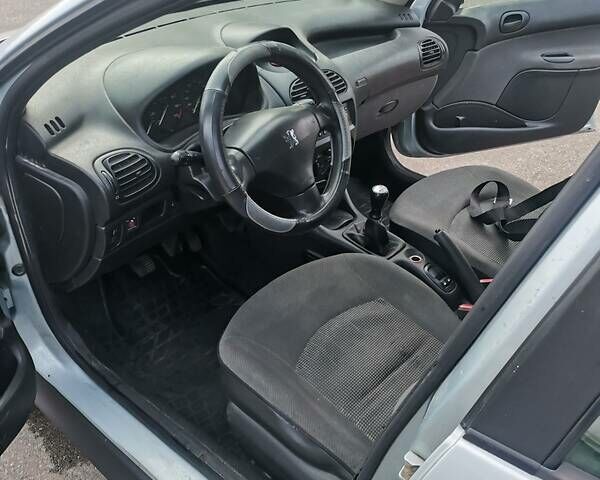Пежо 206, объемом двигателя 1.4 л и пробегом 289 тыс. км за 3000 $, фото 28 на Automoto.ua