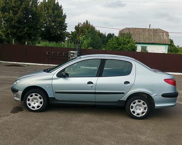 Пежо 206, объемом двигателя 1.4 л и пробегом 289 тыс. км за 3000 $, фото 8 на Automoto.ua