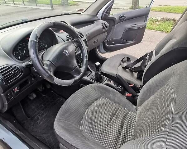 Пежо 206, объемом двигателя 1.4 л и пробегом 289 тыс. км за 3000 $, фото 26 на Automoto.ua