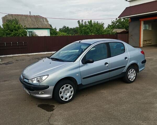 Пежо 206, объемом двигателя 1.4 л и пробегом 289 тыс. км за 3000 $, фото 4 на Automoto.ua