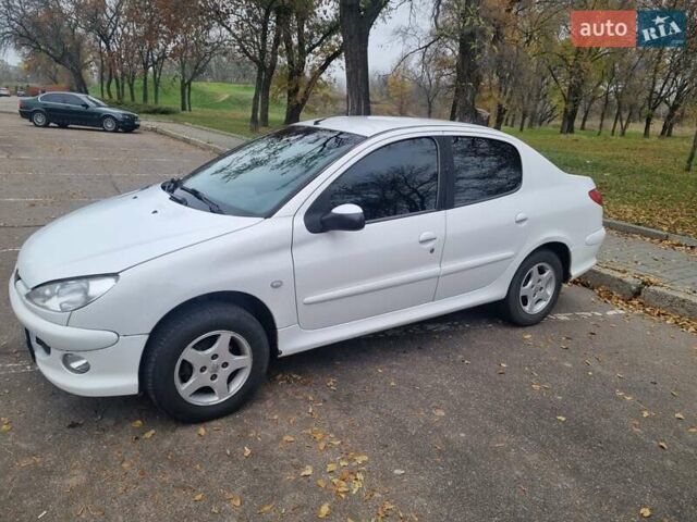 Пежо 206, объемом двигателя 1.4 л и пробегом 229 тыс. км за 3100 $, фото 8 на Automoto.ua