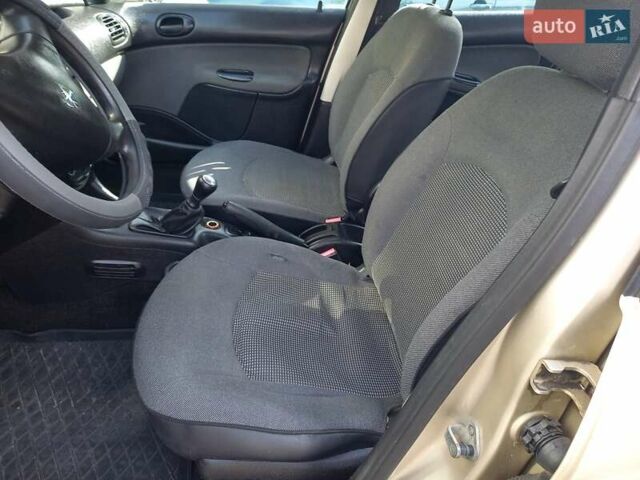Пежо 206, объемом двигателя 1.4 л и пробегом 231 тыс. км за 3450 $, фото 19 на Automoto.ua