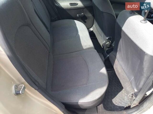 Пежо 206, объемом двигателя 1.4 л и пробегом 231 тыс. км за 3450 $, фото 10 на Automoto.ua