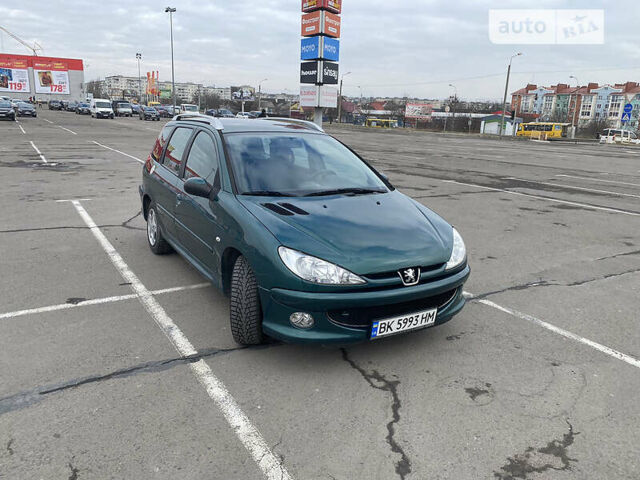 Пежо 206, объемом двигателя 1.4 л и пробегом 366 тыс. км за 3850 $, фото 2 на Automoto.ua