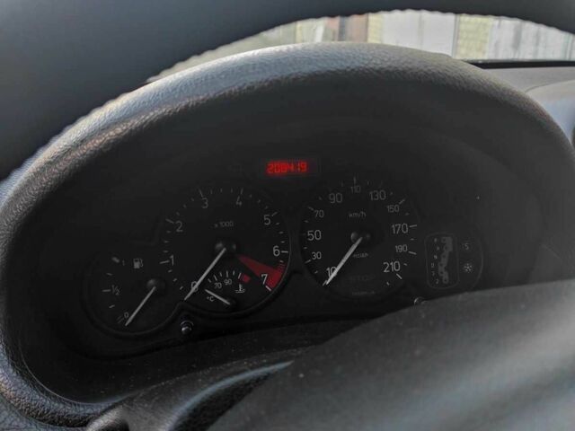 Жовтий Пежо 206, об'ємом двигуна 1.4 л та пробігом 210 тис. км за 2200 $, фото 10 на Automoto.ua