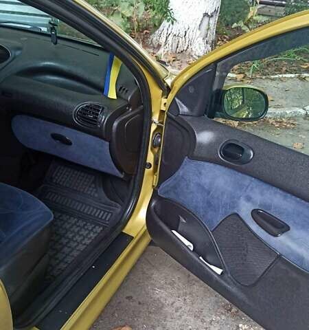 Жовтий Пежо 206, об'ємом двигуна 1.4 л та пробігом 300 тис. км за 2700 $, фото 9 на Automoto.ua