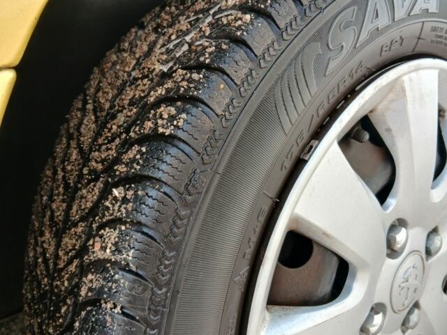 Жовтий Пежо 206, об'ємом двигуна 1.4 л та пробігом 263 тис. км за 2650 $, фото 8 на Automoto.ua