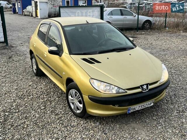 Жовтий Пежо 206, об'ємом двигуна 1.36 л та пробігом 210 тис. км за 2650 $, фото 2 на Automoto.ua
