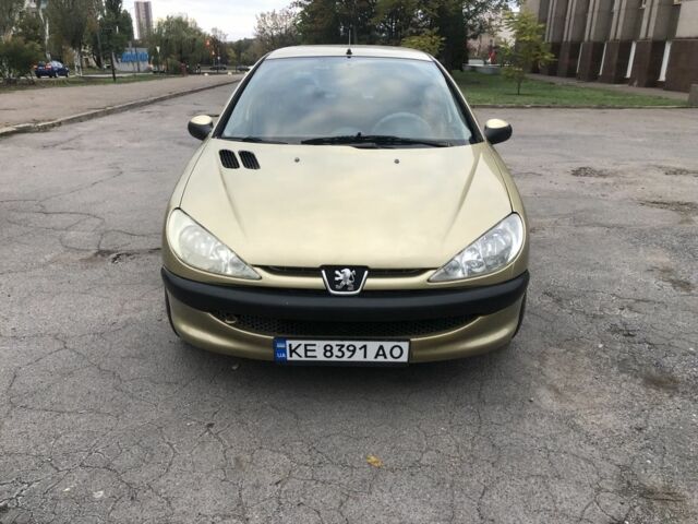 Жовтий Пежо 206, об'ємом двигуна 1.4 л та пробігом 200 тис. км за 3000 $, фото 1 на Automoto.ua
