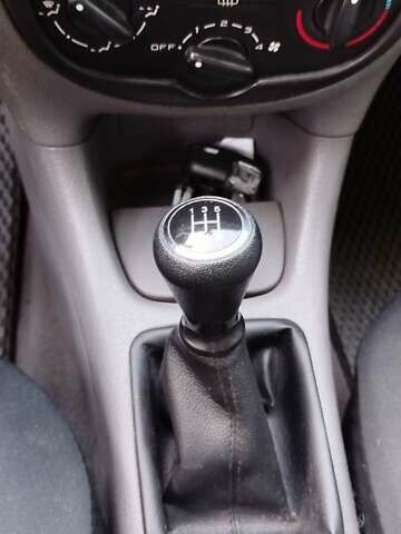 Сірий Пежо 206, об'ємом двигуна 1.1 л та пробігом 205 тис. км за 2600 $, фото 5 на Automoto.ua