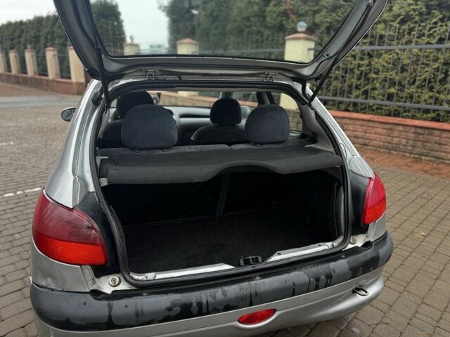 Серый Пежо 206, объемом двигателя 2 л и пробегом 200 тыс. км за 1350 $, фото 12 на Automoto.ua