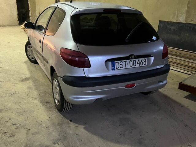 Серый Пежо 206, объемом двигателя 0 л и пробегом 200 тыс. км за 650 $, фото 1 на Automoto.ua