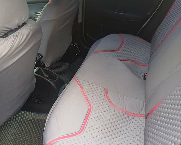 Серый Пежо 206, объемом двигателя 1.36 л и пробегом 230 тыс. км за 2349 $, фото 9 на Automoto.ua