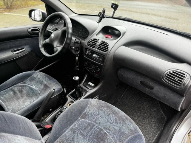Серый Пежо 206, объемом двигателя 2 л и пробегом 200 тыс. км за 1350 $, фото 9 на Automoto.ua