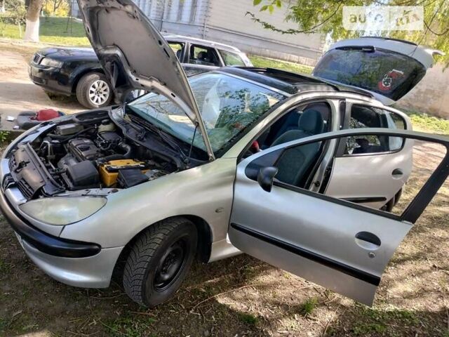 Сірий Пежо 206, об'ємом двигуна 1.4 л та пробігом 190 тис. км за 3300 $, фото 3 на Automoto.ua