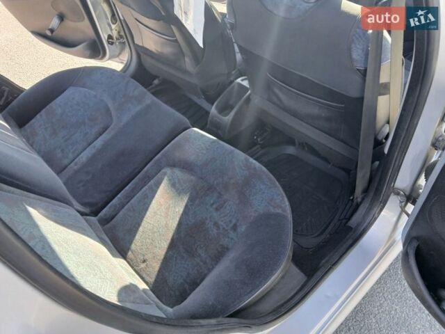 Сірий Пежо 206, об'ємом двигуна 1.4 л та пробігом 230 тис. км за 3000 $, фото 12 на Automoto.ua