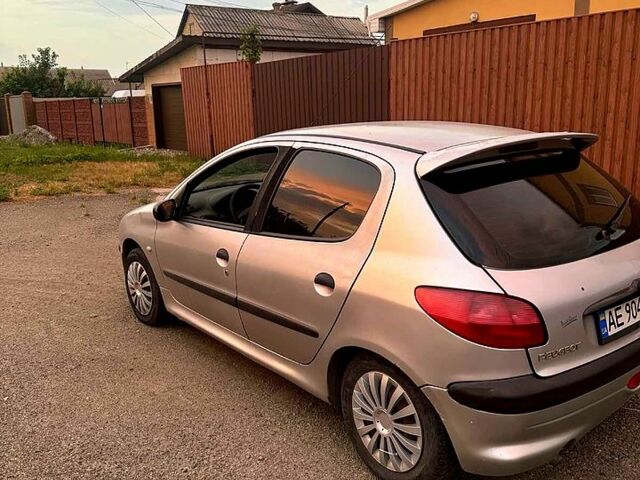 Сірий Пежо 206, об'ємом двигуна 1.9 л та пробігом 204 тис. км за 2000 $, фото 2 на Automoto.ua