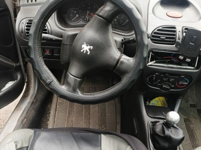 Серый Пежо 206, объемом двигателя 2 л и пробегом 300 тыс. км за 1500 $, фото 5 на Automoto.ua