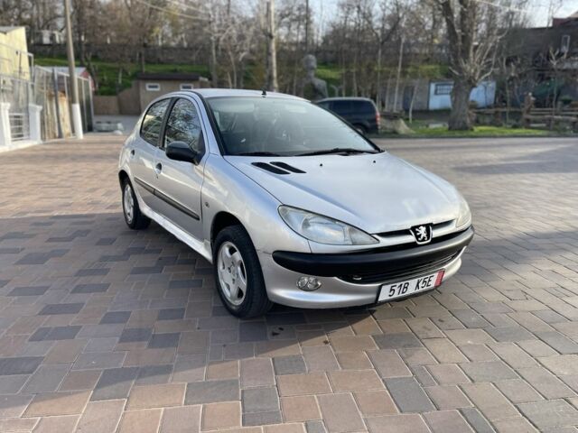 Серый Пежо 206, объемом двигателя 1.9 л и пробегом 200 тыс. км за 1299 $, фото 5 на Automoto.ua