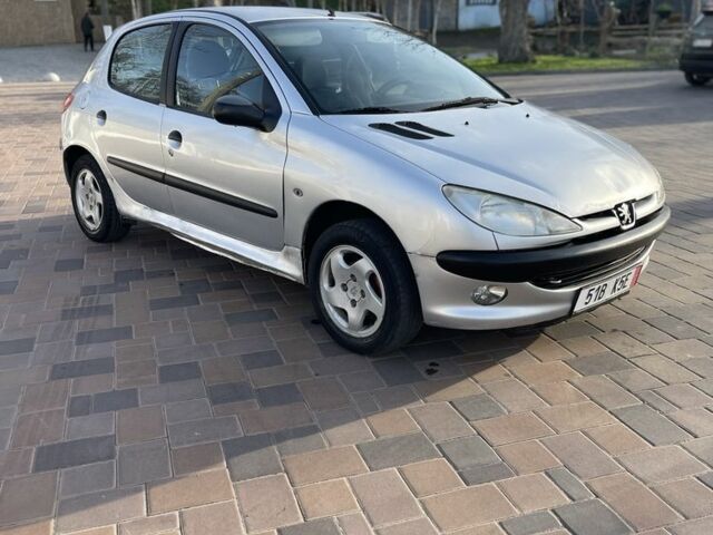 Серый Пежо 206, объемом двигателя 1.9 л и пробегом 200 тыс. км за 1299 $, фото 16 на Automoto.ua