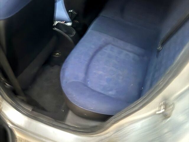 Сірий Пежо 206, об'ємом двигуна 1.9 л та пробігом 204 тис. км за 2000 $, фото 7 на Automoto.ua