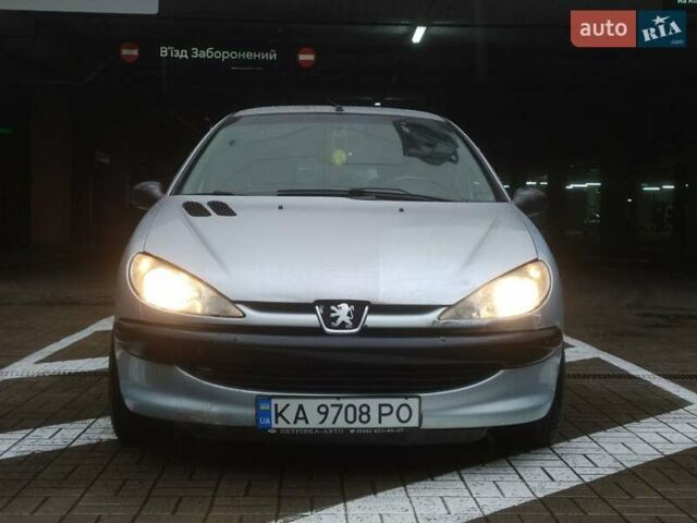 Сірий Пежо 206, об'ємом двигуна 1.36 л та пробігом 340 тис. км за 2950 $, фото 7 на Automoto.ua