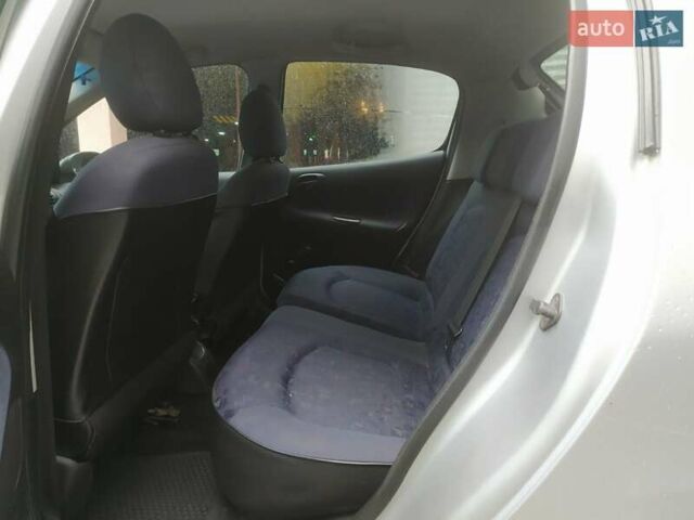 Сірий Пежо 206, об'ємом двигуна 1.36 л та пробігом 340 тис. км за 2950 $, фото 21 на Automoto.ua