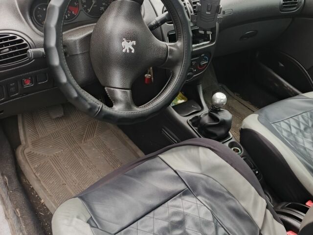 Серый Пежо 206, объемом двигателя 2 л и пробегом 300 тыс. км за 1500 $, фото 6 на Automoto.ua