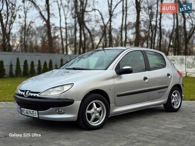 Серый Пежо 206, объемом двигателя 1.4 л и пробегом 221 тыс. км за 2450 $, фото 27 на Automoto.ua