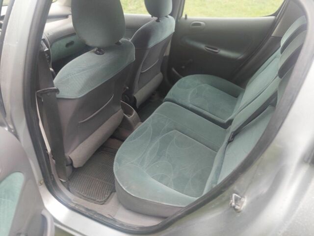 Серый Пежо 206, объемом двигателя 1.4 л и пробегом 240 тыс. км за 3100 $, фото 10 на Automoto.ua