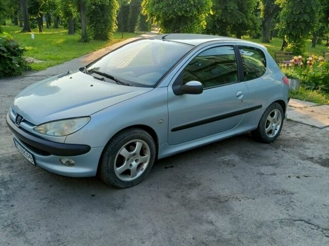 Сірий Пежо 206, об'ємом двигуна 1.4 л та пробігом 200 тис. км за 2399 $, фото 1 на Automoto.ua