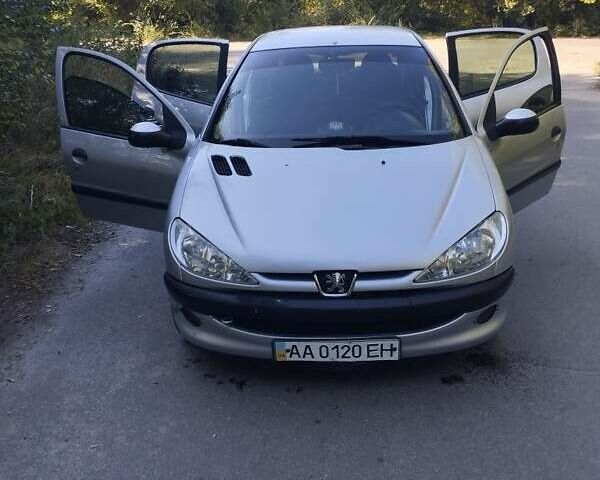 Серый Пежо 206, объемом двигателя 1.6 л и пробегом 310 тыс. км за 2550 $, фото 7 на Automoto.ua