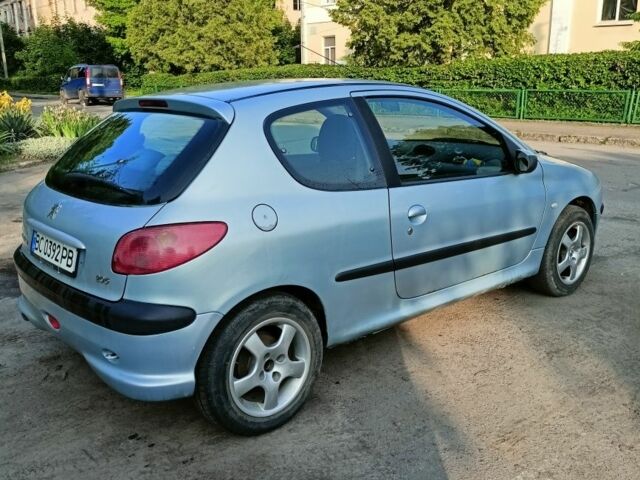 Сірий Пежо 206, об'ємом двигуна 1.4 л та пробігом 200 тис. км за 2399 $, фото 3 на Automoto.ua