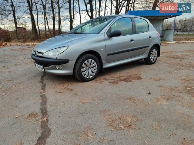 Серый Пежо 206, объемом двигателя 1.12 л и пробегом 154 тыс. км за 2900 $, фото 8 на Automoto.ua