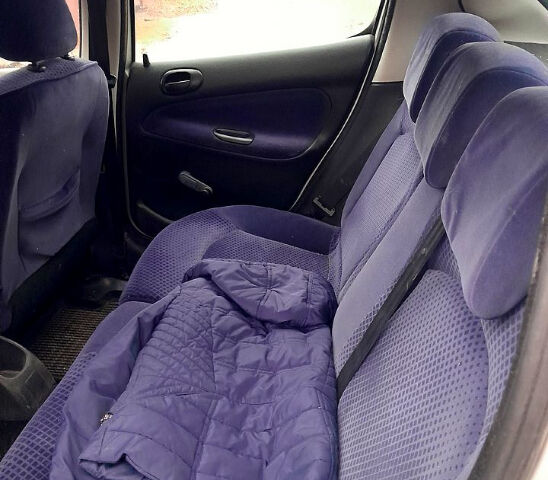 Сірий Пежо 206, об'ємом двигуна 1.9 л та пробігом 308 тис. км за 2500 $, фото 11 на Automoto.ua