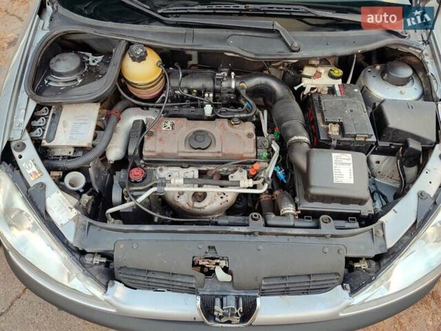 Серый Пежо 206, объемом двигателя 1.12 л и пробегом 154 тыс. км за 2900 $, фото 5 на Automoto.ua