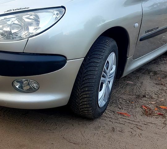 Сірий Пежо 206, об'ємом двигуна 1.4 л та пробігом 150 тис. км за 4200 $, фото 12 на Automoto.ua