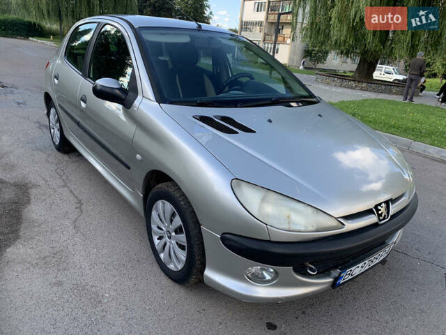 Серый Пежо 206, объемом двигателя 1.36 л и пробегом 115 тыс. км за 2500 $, фото 13 на Automoto.ua
