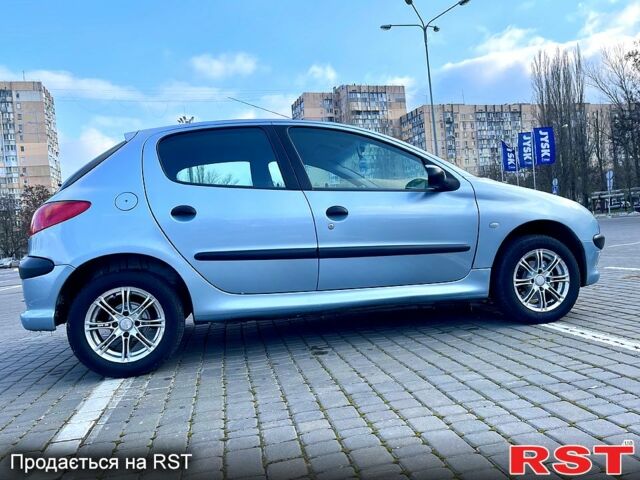 Серый Пежо 206, объемом двигателя 1.4 л и пробегом 180 тыс. км за 4199 $, фото 8 на Automoto.ua