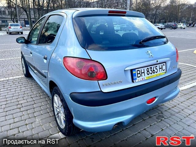 Серый Пежо 206, объемом двигателя 1.4 л и пробегом 180 тыс. км за 4199 $, фото 4 на Automoto.ua