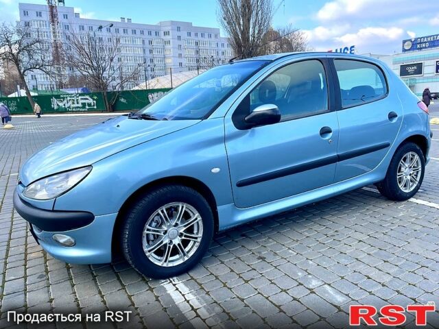 Серый Пежо 206, объемом двигателя 1.4 л и пробегом 180 тыс. км за 4199 $, фото 1 на Automoto.ua