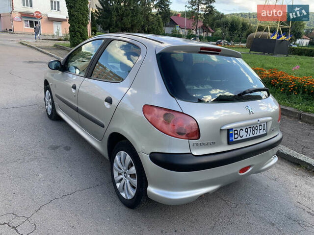 Серый Пежо 206, объемом двигателя 1.36 л и пробегом 115 тыс. км за 2500 $, фото 7 на Automoto.ua